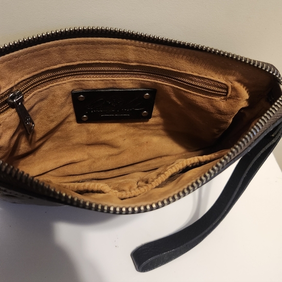 Patricia Nash "Cassini" Black Carved Leather Zip Wristlet/Pouch/Wallet Ret.$129 - Picture 4 of 5